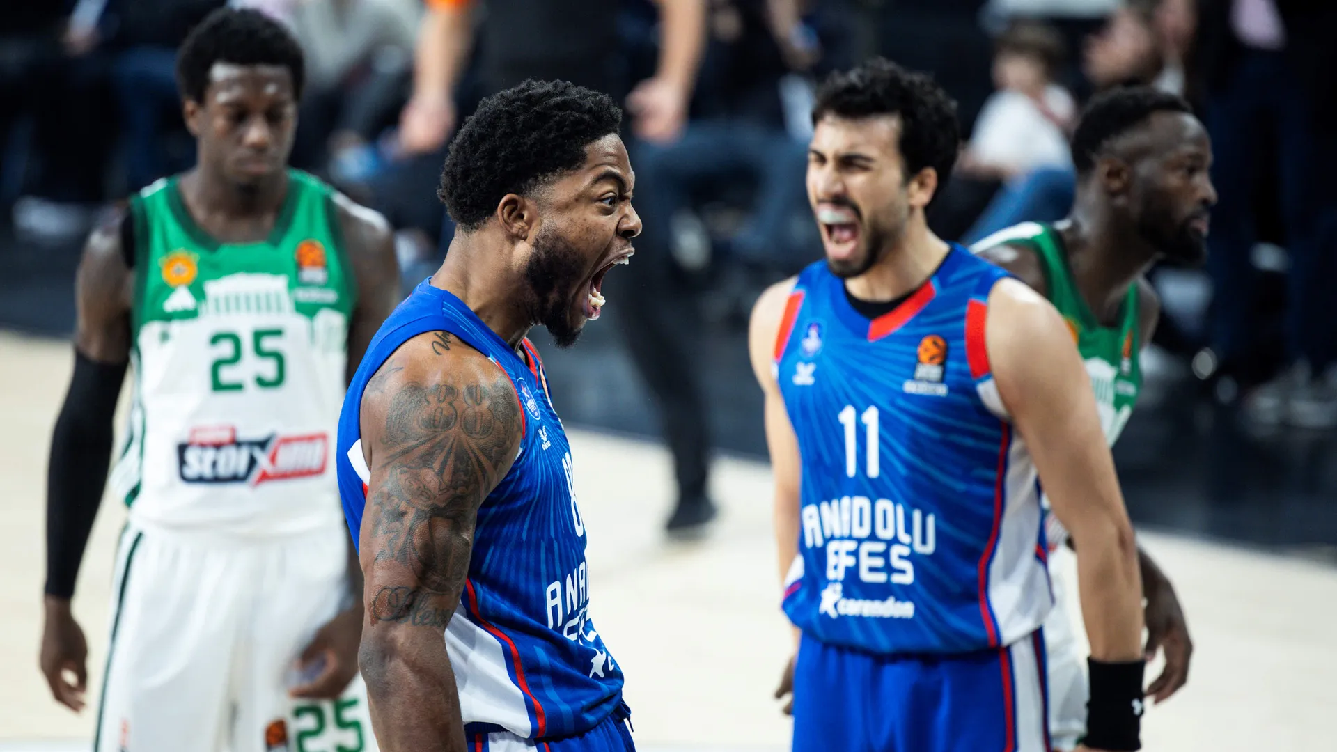 Efes se impone a Panathinaikos en el regreso de Ataman, 71-68