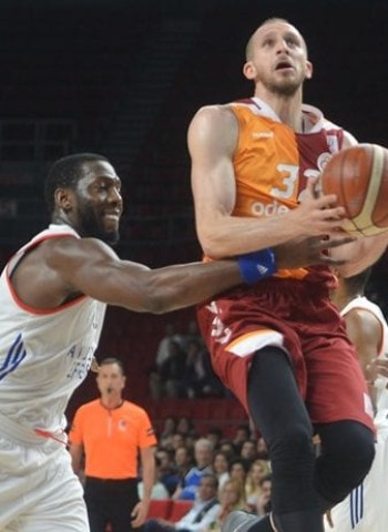 Anadolu quiere la vuelta de Sinan Guler