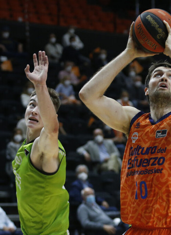 Dubljevic despierta a un Valencia Basket que asegura la 4ª plaza (96-76)