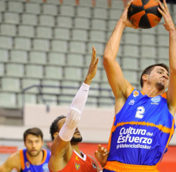 Tercer triunfo taronja de la pretemporada para cerrar el torneo ante UCAM Murcia (59-84)