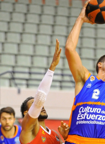 Tercer triunfo taronja de la pretemporada para cerrar el torneo ante UCAM Murcia (59-84)