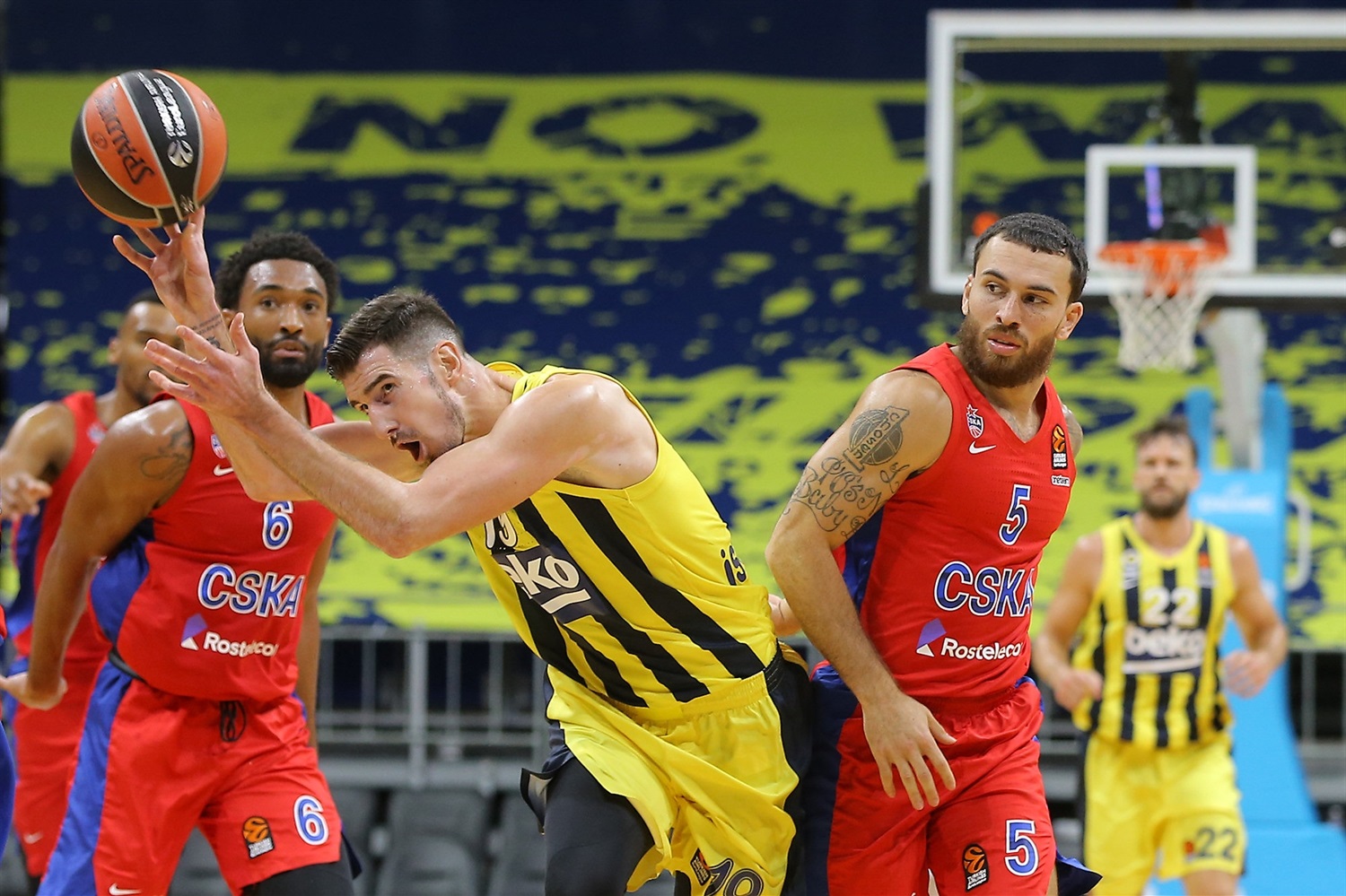 Clyburn marca las diferencias ante el Fenerbahce (77-78)