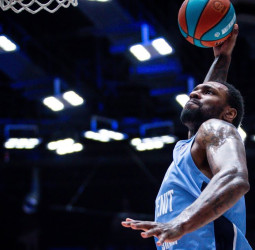 Tarik Black, en la agenda del Anadolu Efes