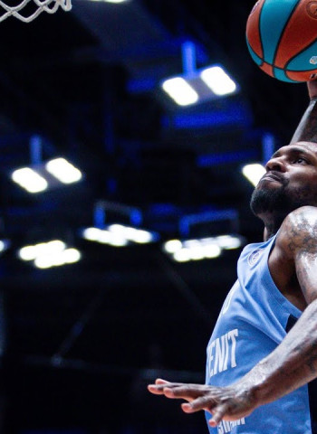 Tarik Black, en la agenda del Anadolu Efes