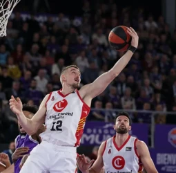El Bilbao Basket negocia el fichaje de Tomasz Gielo