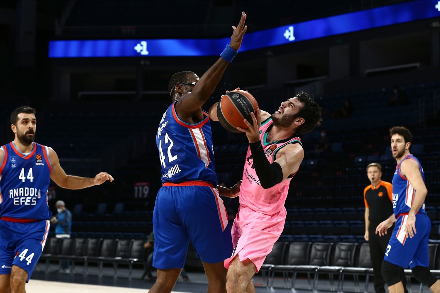 El Barça despierta tarde (86-79)