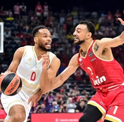 Olympiacos sucumbe a la maldición del primero, Mónaco a la final, 68-78