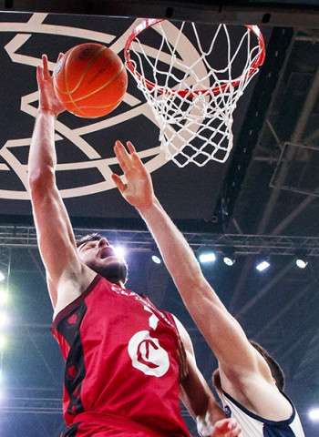 Estreno europeo como local ante Nizhny Novgorod