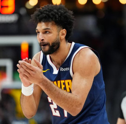 Los Nuggets enlazan su novena victoria consecutiva, 115-129