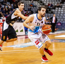 Carramimbre CBC Valladolid mantiene el liderato in extremis