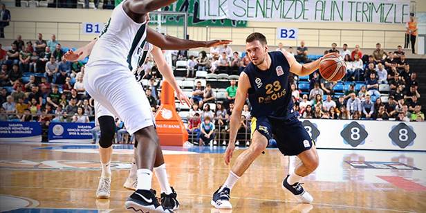 Fenerbahce y Anadolu Efes completan las semifinales turcas