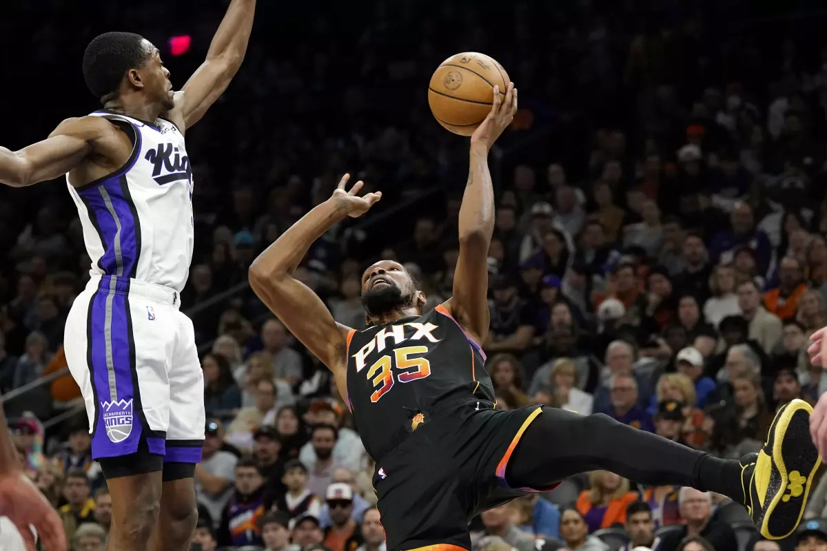 Los Suns superan con remontada, a los Kings
