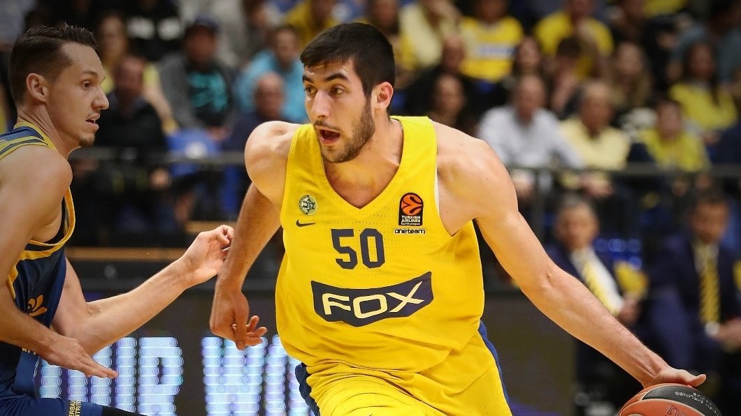 Maccabi renueva el contrato de Yovel Zoosman