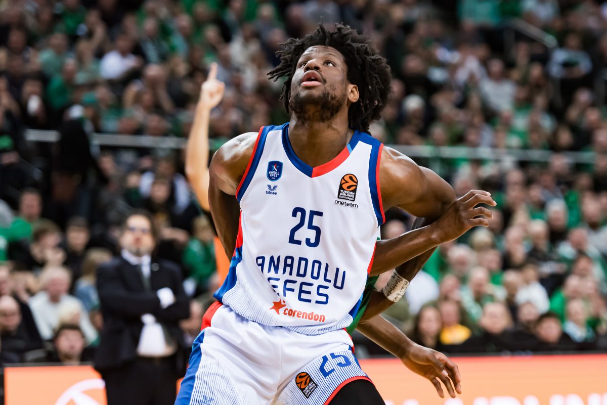 El Maccabi sigue de cerca la situación de Daniel Oturu