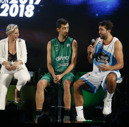 Nacho Llovet representa al Monbus Obradoiro en la presentación oficial de la Liga Endesa
