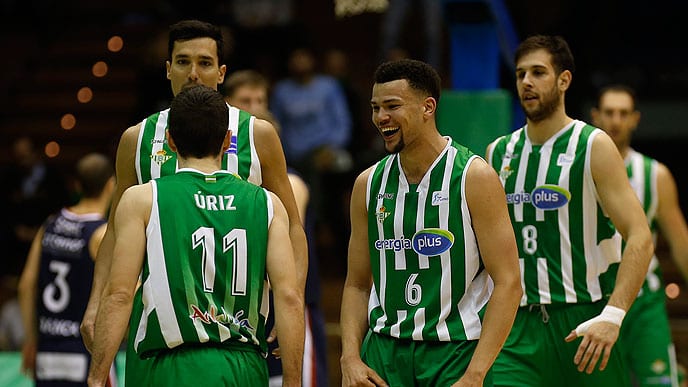 Primera victoria del Real Betis (83-77)