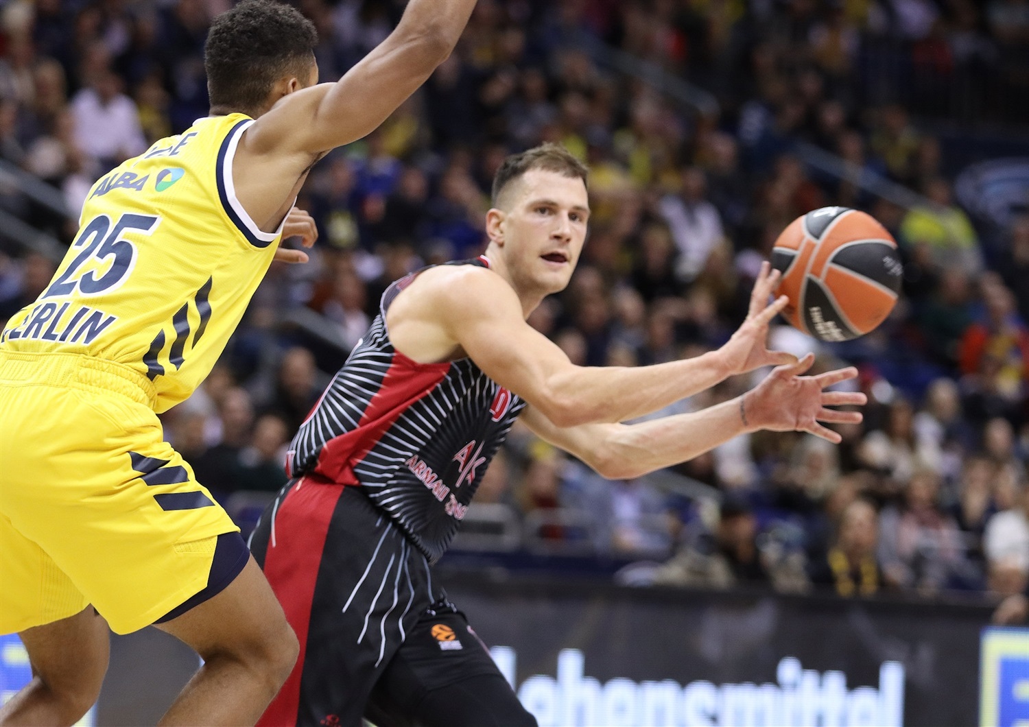Sergio Rodríguez lidera una nueva victoria del Armani Milán (78-81)
