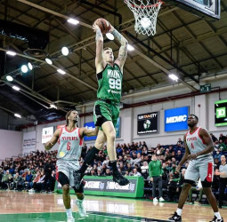 Luka Samanic refuerza el juego de Utah Jazz