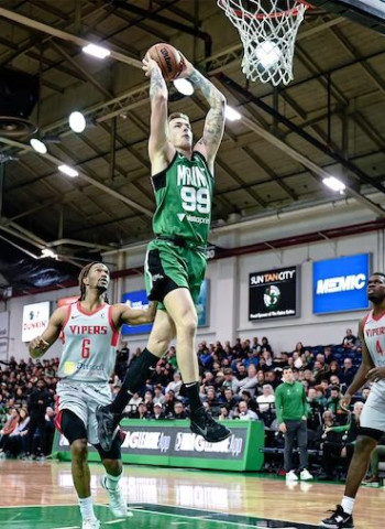 Luka Samanic refuerza el juego de Utah Jazz