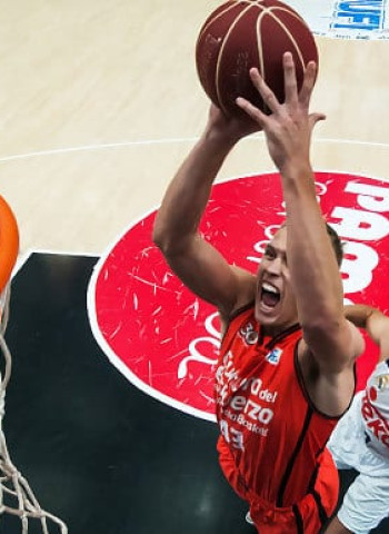 Luke Sikma deja Valencia tras dos temporadas: ficha por el Alba Berlín