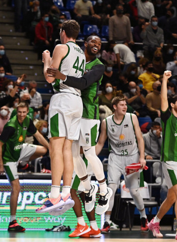 El Joventut sale vencedor de la gran rebelión del Unicaja (72-76)
