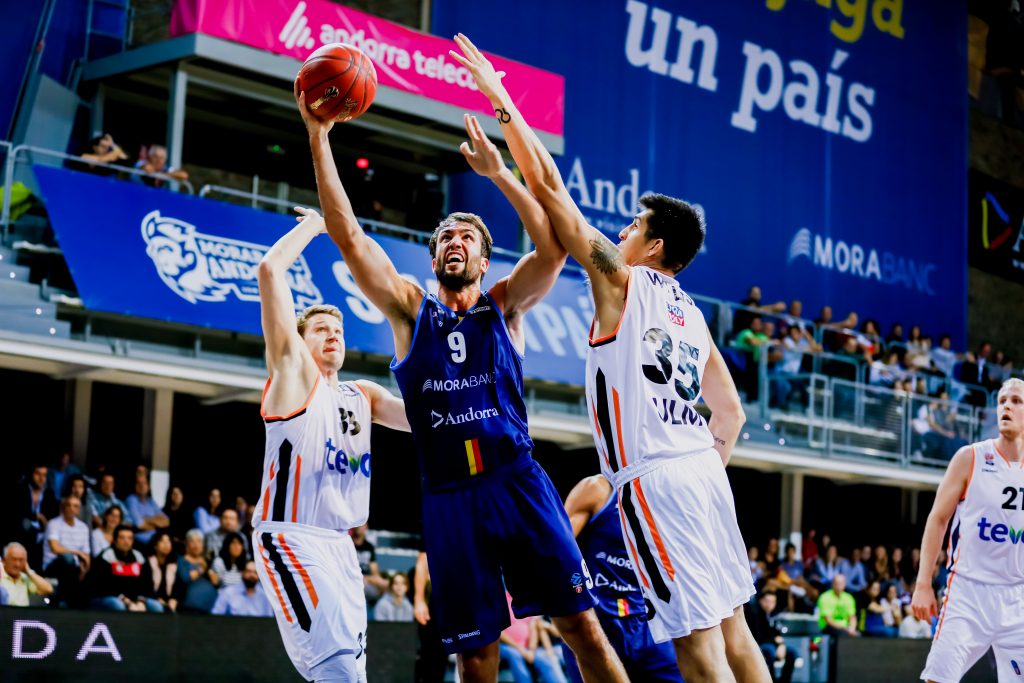 Visita a una pista mítica del baloncesto europeo