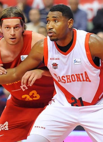 Kevin Jones finaliza su etapa como baskonista