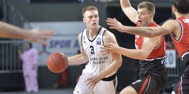 El Estrella Roja negocia con Nate Wolters