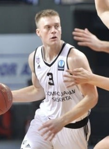 El Estrella Roja negocia con Nate Wolters