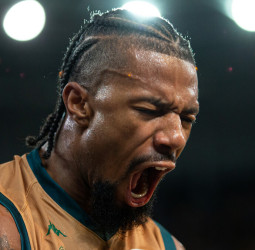 Shannon Evans, Jugador de la Jornada 34