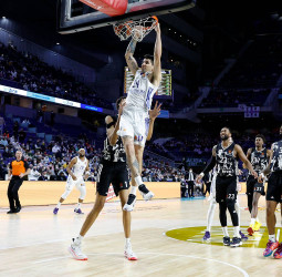 Rudy lidera la victoria contra el Asvel (7O-58)