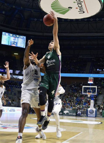 Unicaja Málaga supera con solvencia al Dolomiti Trento (93-74)