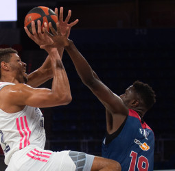 TD Systems Baskonia cede ante el líder de la acb (74-85)