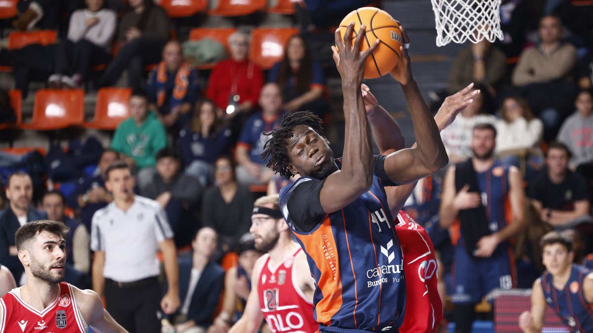 El Leyma Coruña 2025/26: 1x1 Abdou Thiam