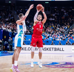 Ponitka envía a los actuales campeones a casa (90-87)