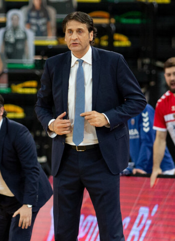 Marcelo Nicola no seguirá en el Acunsa GBC