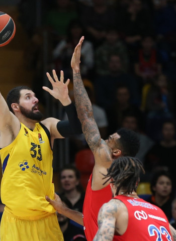 Mirotic acaba con la maldición del Barça en Moscú (80-82)