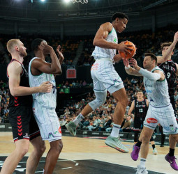 El Unicaja logra frenar el intento de remontada del Bilbao Basket, 81-86