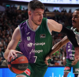 El Unicaja Málaga supera con solvencia al Bilbao Basket, 101-84
