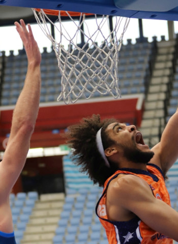 Valencia Basket, sin opciones en la pista del Acunsa GBC (78-60)
