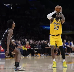 Los Lakers ganan cinco de sus últimos seis encuentros