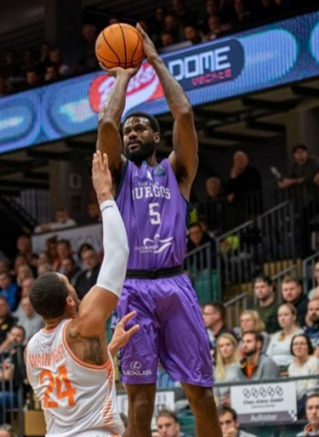 El San Pablo Burgos se estrena a domicilio (87-93)