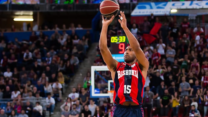 Reacción final del Baskonia para salvar la victoria (87-89)