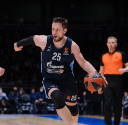 El Zenit gana a lo grande para seguir vivo (86-69)