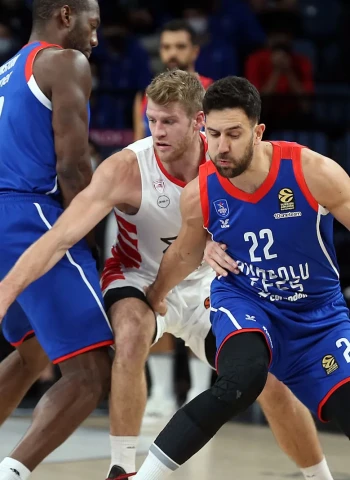 Claves de la victoria: Olympiacos vs. Efes, Jornada 26 de la EuroLeague