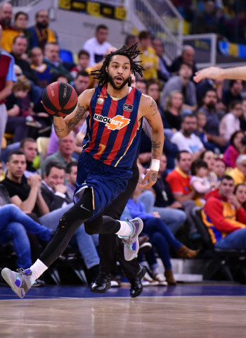 KIROLBET Baskonia recupera la sonrisa en Gran Canaria (72-89)