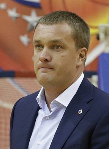 Vatutin habla sobre el "supuesto" fichaje de Milutinov por el CSKA Moscú