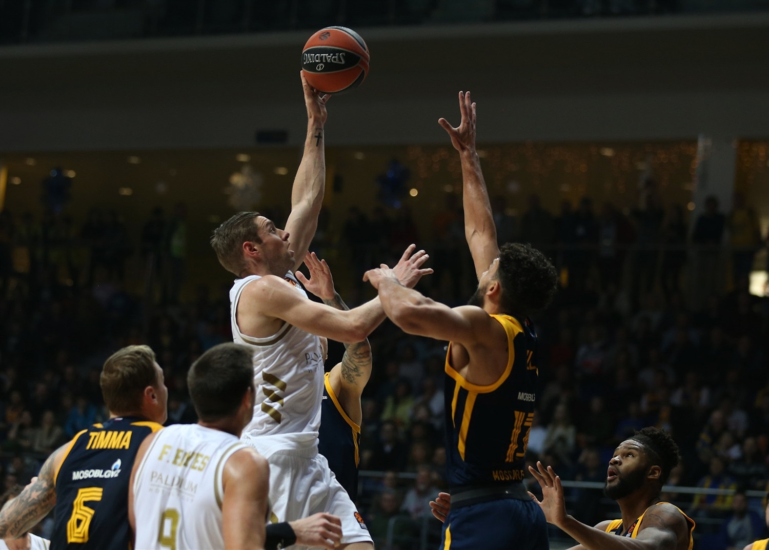 El Madrid pierde en su visita al Khimki (102-94)