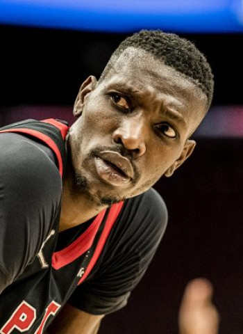 Chris Boucher refuerza la rotación interior de Boston Celtics