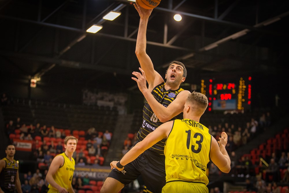 Iberostar Tenerife se jugará su pase a cuartos ante el Filou Oostende en el tercer partido (75-69)